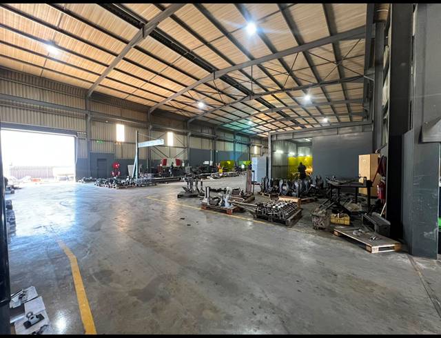 5,646M² WAREHOUSE TO LET IN KNOPJESLAAGTE